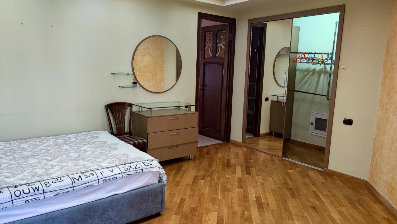 Luxury In The Heart Apartment